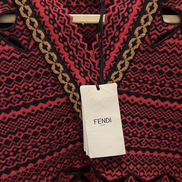 Absolutely Gorgeous Fendi top. - Picture 3 of 8